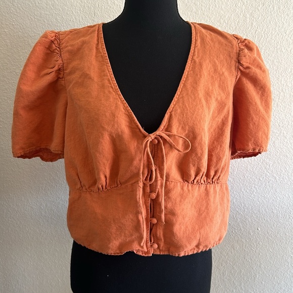 Levi’s Luisa Blouse Cropped Burnt Orange Size Large - Picture 3 of 10